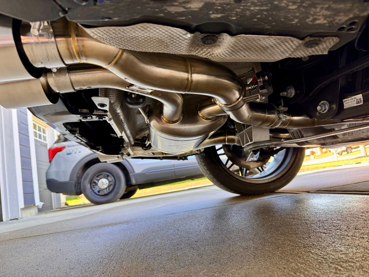 MAD BMW X3M X4M F97 F98 Axle Back Exhaust