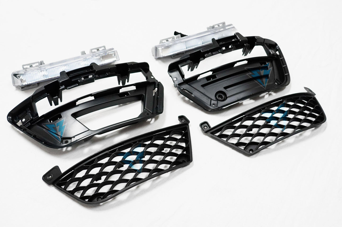 2012-2014 Mercedes Benz (W204) Facelift C63 AMG Style Front Bumper Conversion Kit