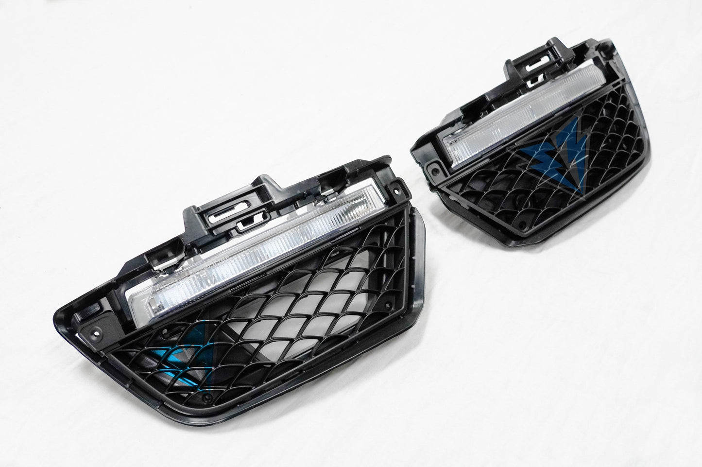 2012-2014 Mercedes Benz (W204) Facelift C63 AMG Style Front Bumper Conversion Kit