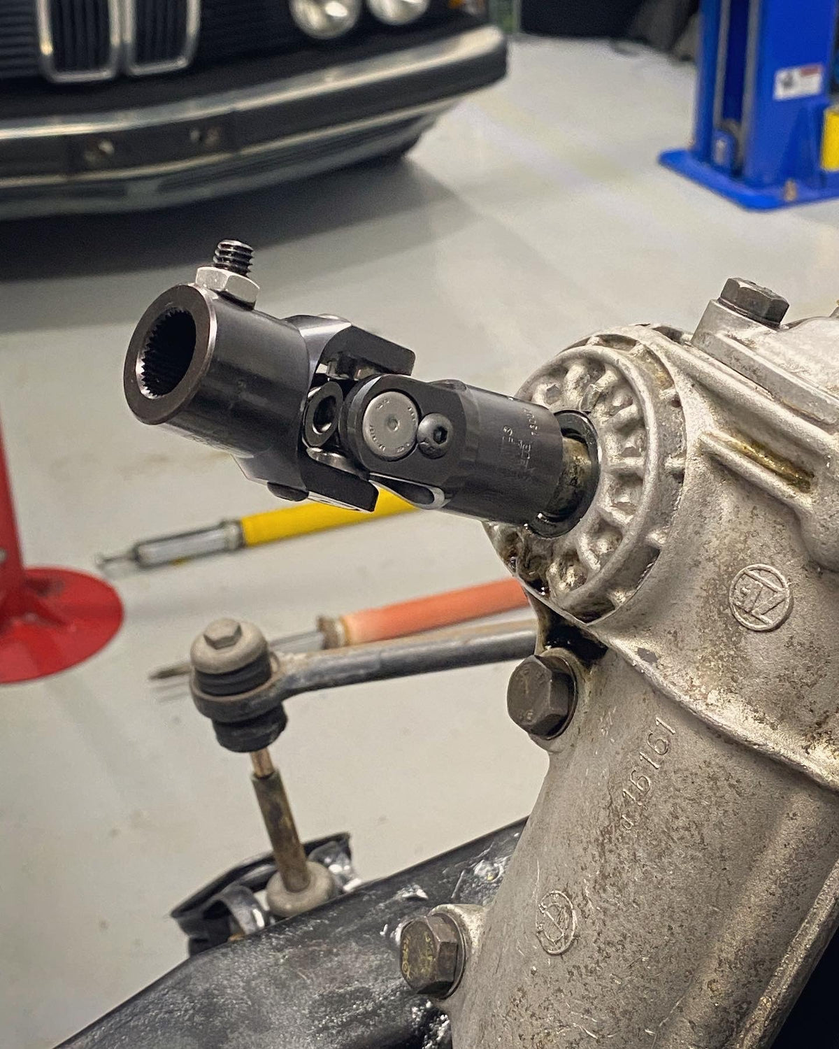 Steering Coupler Replacement U-joint - E10