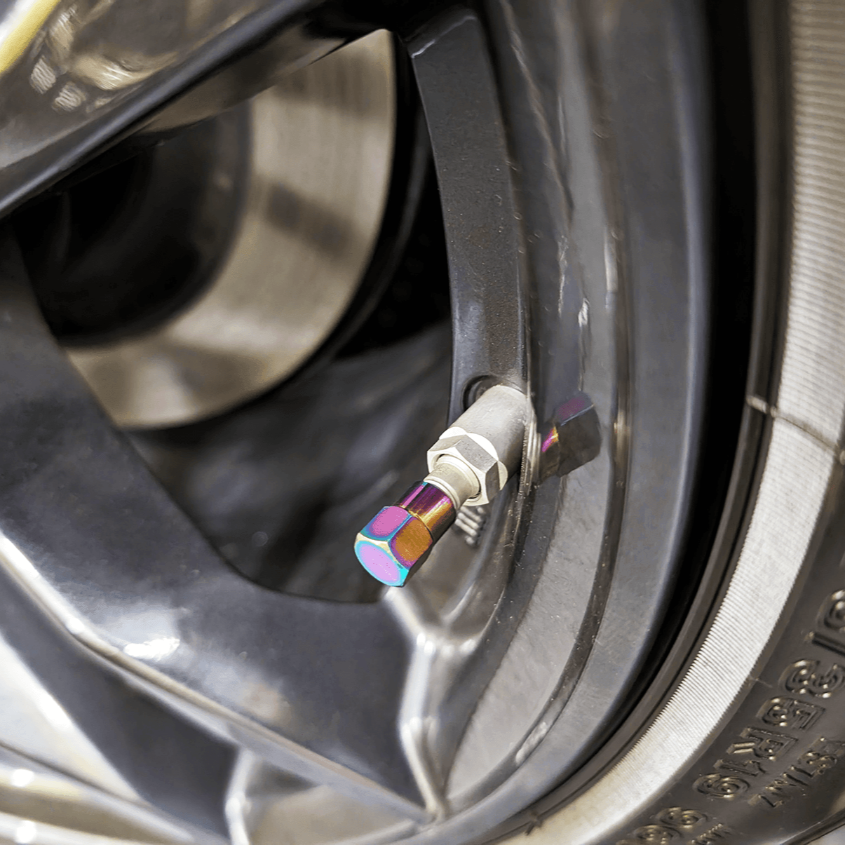 Titanium Tire Cap Set, Universal for Valve Stem Caps on Cars & Bikes, Grade-5 Titanium