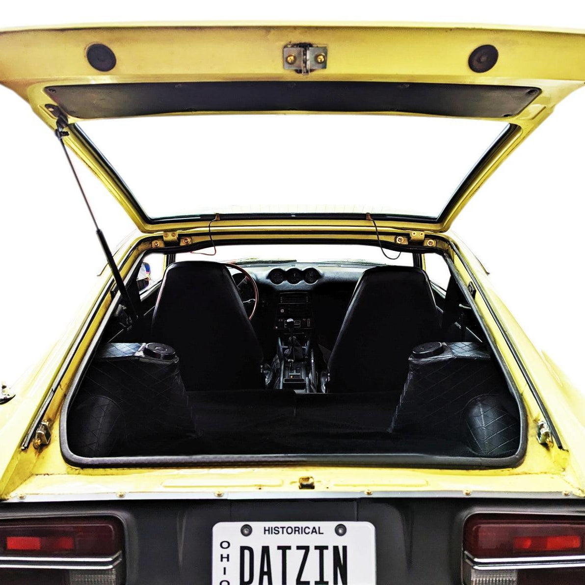 ZSPEC Dress Up Bolts® Fastener Kit, Trunk/Hatch-Area for Datsun 240/260/280z S30, Titanium